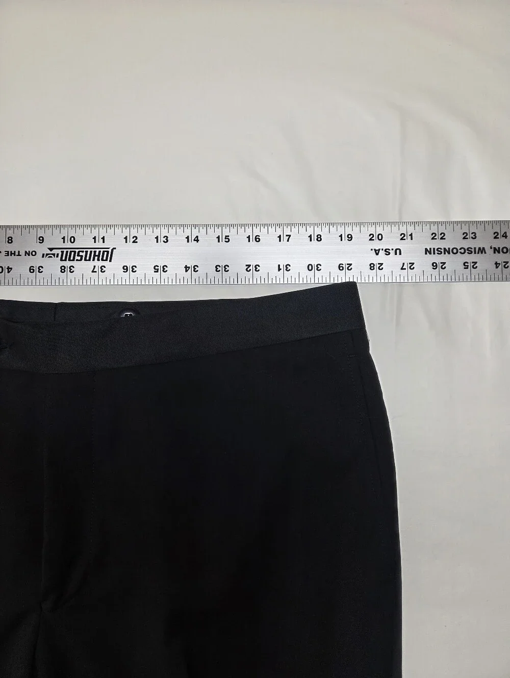 Vera Wang Black 2-Piece Tuxedo 44R/38W Grosgrain Notch Lapel  100% Wool